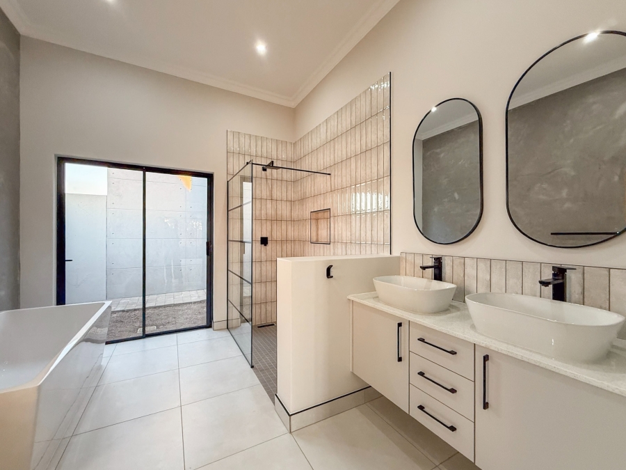 4 Bedroom Property for Sale in Landsmeer Residential Estate North West